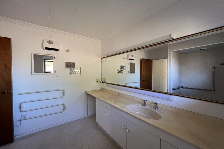 Photo of property in 21 Park Lane, Waitara, 4320