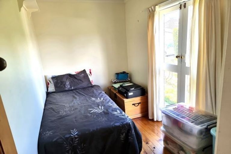 Photo of property in 56 Riverside Road, Orewa, 0931