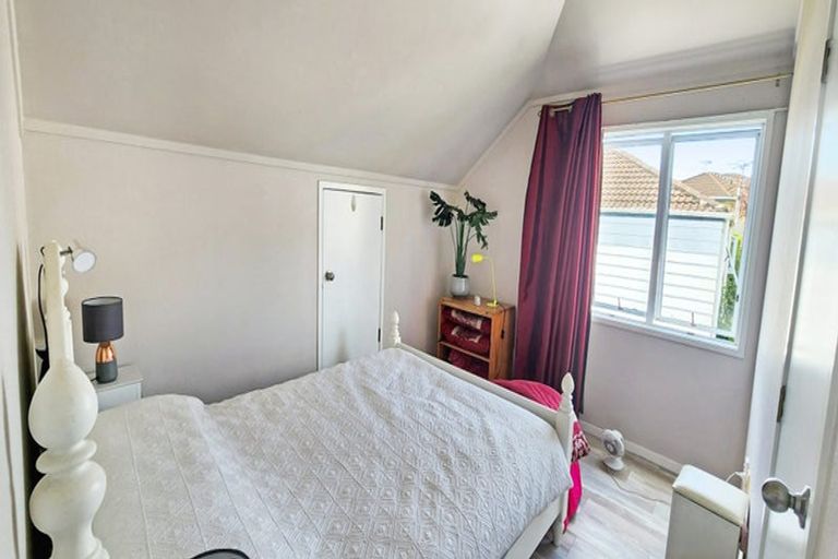 Photo of property in 2/3 Centorian Drive, Windsor Park, Auckland, 0632