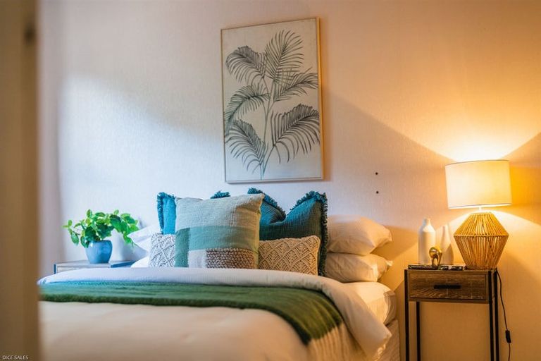 Photo of property in Birchdale Courts, 5/69a Yaldhurst Road, Sockburn, Christchurch, 8042