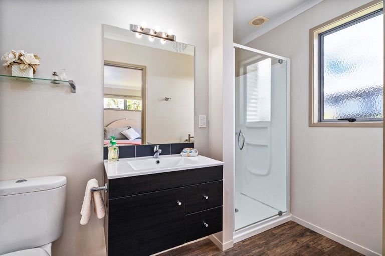 Photo of property in 20b Cholmondeley Crescent, Whitianga, 3510