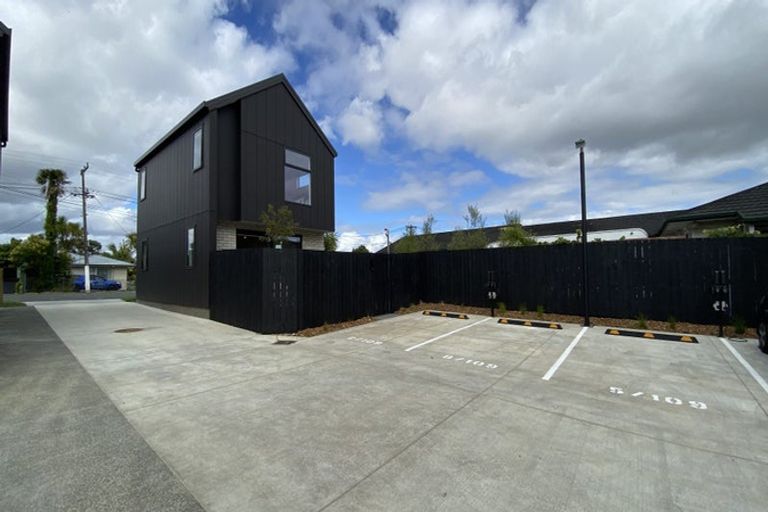 Photo of property in 5/109 Taikata Road, Te Atatu Peninsula, Auckland, 0610