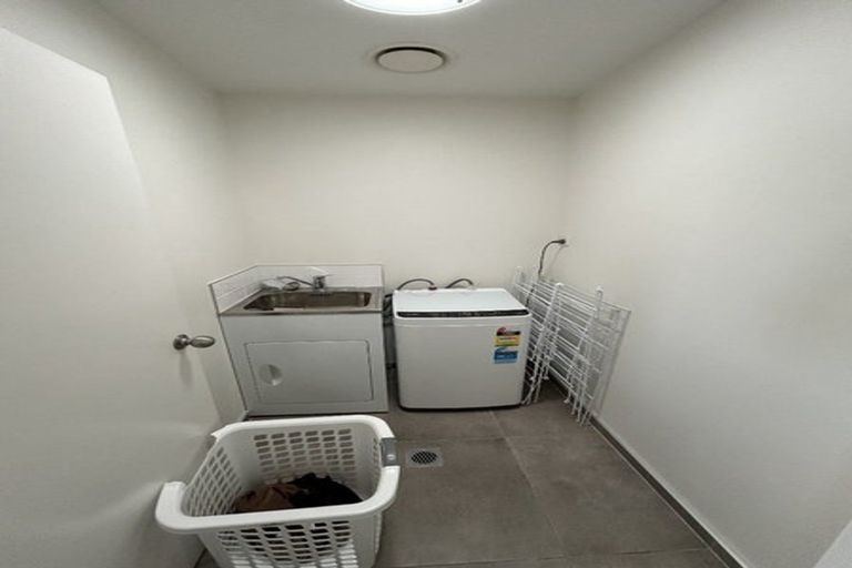 Photo of property in 11 Walsh Road, Papakura, 2110