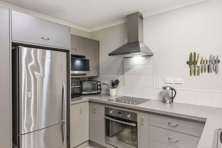 Photo of property in 63 Weraroa Road, Levin, 5510