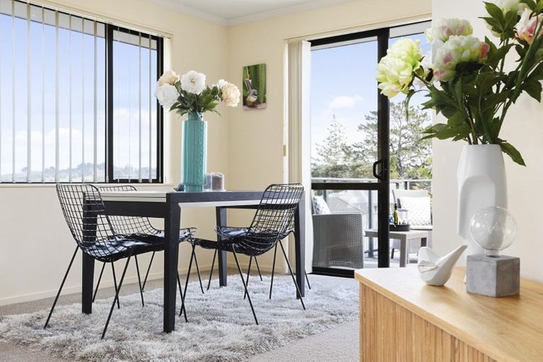 Photo of property in 22 Carol Lee Place, Albany Heights, Auckland, 0632