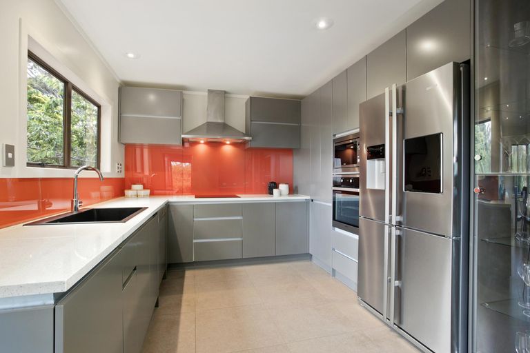 Photo of property in 24 Atarua Gardens, Waiatarua, Auckland, 0604