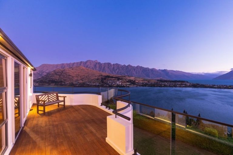 Photo of property in 10 Peregrine Place, Queenstown, 9300