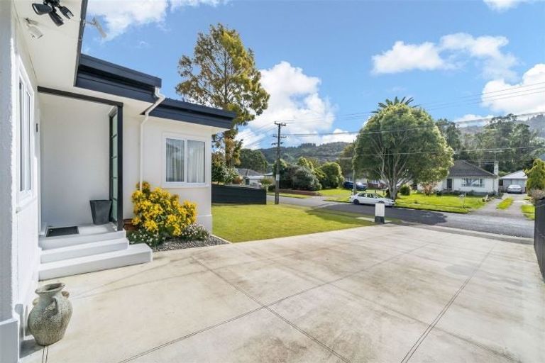 Photo of property in 6 Hudson Avenue, Ebdentown, Upper Hutt, 5018