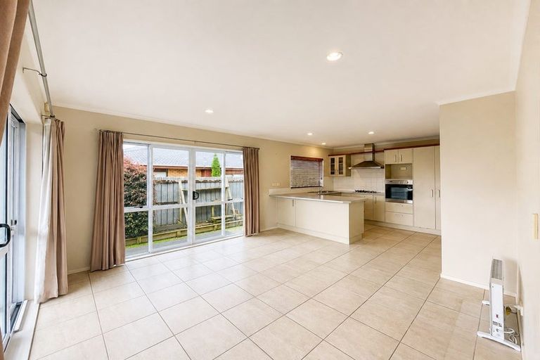 Photo of property in 55a Cambridge Terrace, Papatoetoe, Auckland, 2025