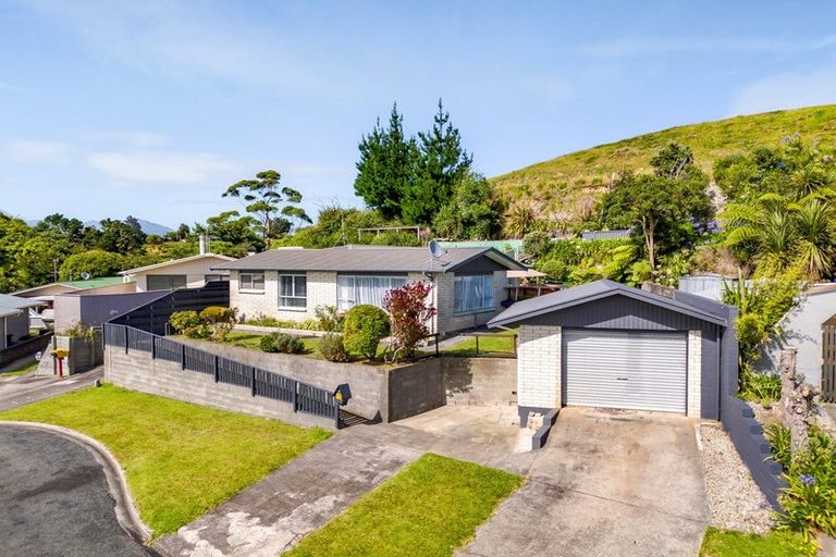 Photo of property in 15 Shaldon Crescent, Blagdon, New Plymouth, 4310