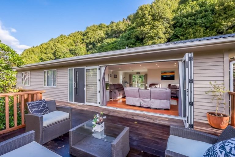 Photo of property in 22 Bridge Road, Birchville, Upper Hutt, 5018