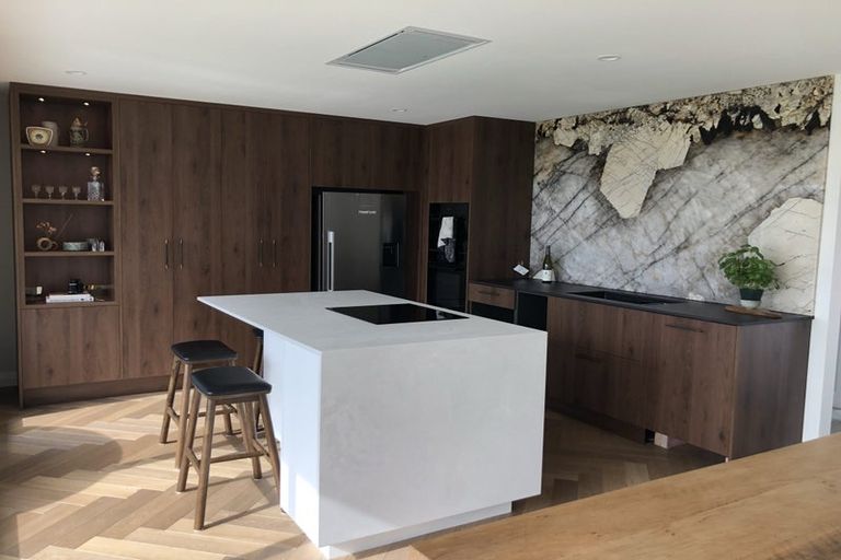 Photo of property in 115 Kahu Road, Paremata, Porirua, 5024