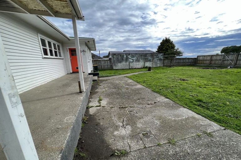 Photo of property in 14 Carlisle Street, Levin, 5510