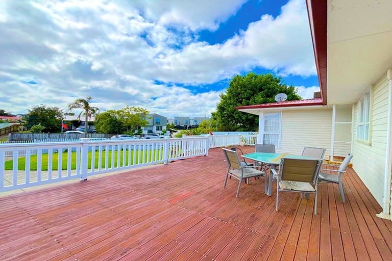Photo of property in 14 Tranent Road, Mangere, Auckland, 2022