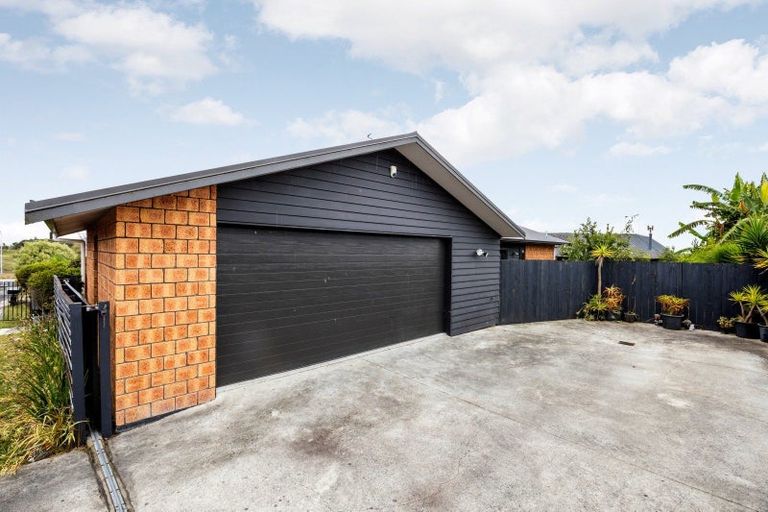 Photo of property in 5 Ruske Place, Grandview Heights, Hamilton, 3200