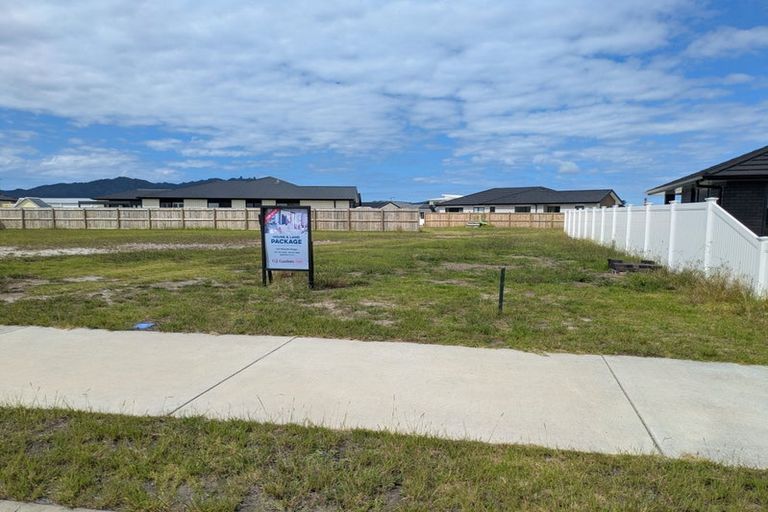 Photo of property in 43 Kitemaunga Avenue, One Tree Point, 0118