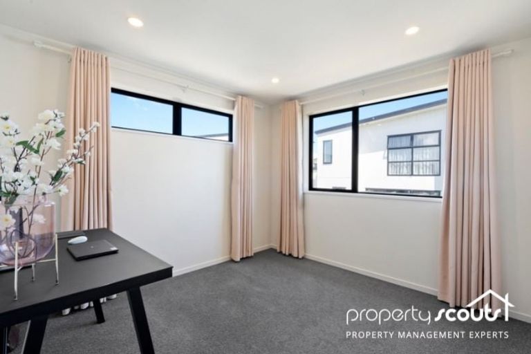 Photo of property in 27b Westgate Drive, Westgate, Auckland, 0614