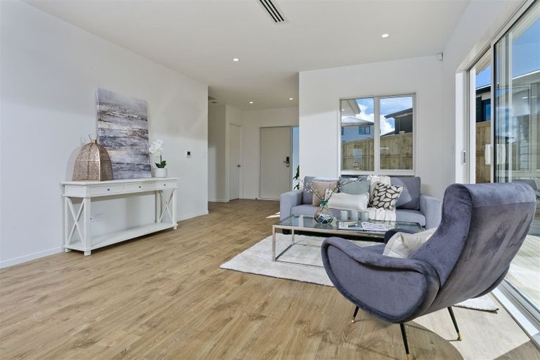 Photo of property in 66 Taikura Avenue, Red Beach, 0932