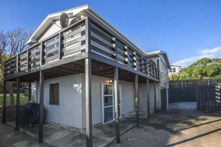 Photo of property in 92 Conclusion Street, Ascot Park, Porirua, 5024