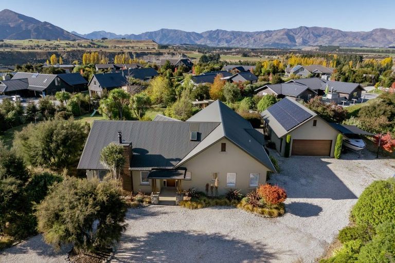 Photo of property in 916 Aubrey Road, Albert Town, Wanaka, 9305