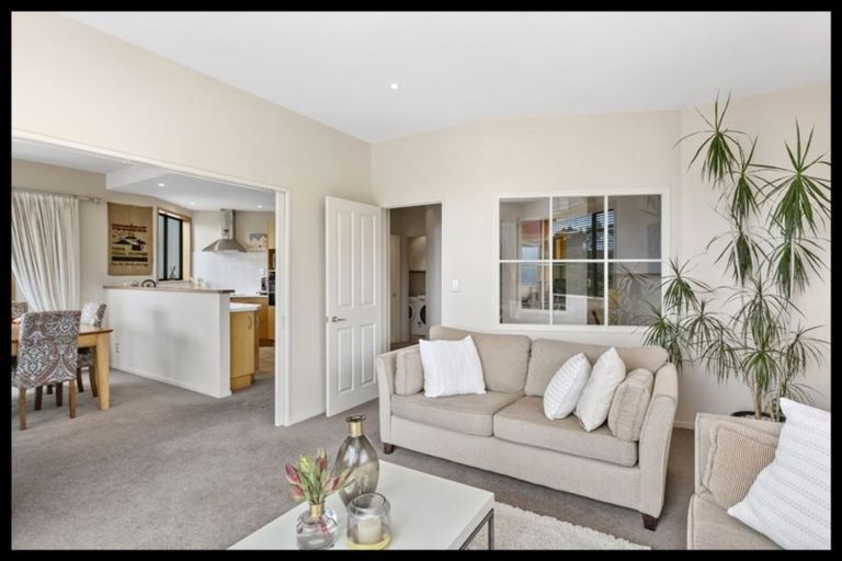 Photo of property in 15a Waru Street, Khandallah, Wellington, 6035