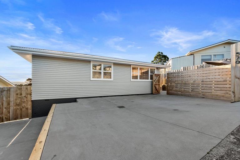 Photo of property in 570 Glenfield Road, Bayview, Auckland, 0629