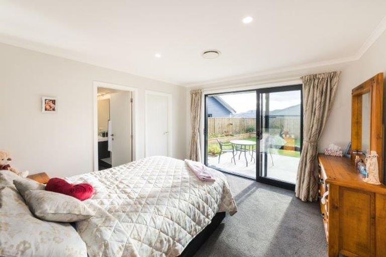 Photo of property in 6 Varsity Heights, Fitzherbert, Palmerston North, 4410