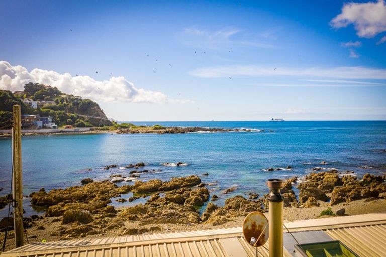 Photo of property in 90 Owhiro Bay Parade, Owhiro Bay, Wellington, 6023