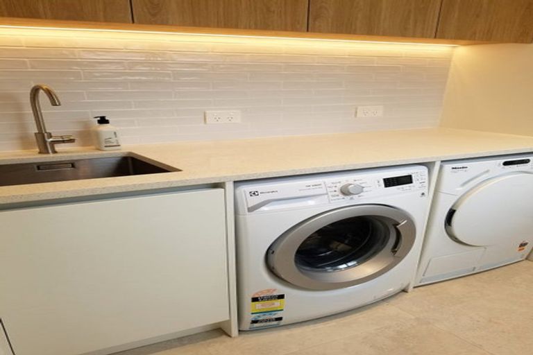 Photo of property in 1/46 Aramoana Avenue, Devonport, Auckland, 0624