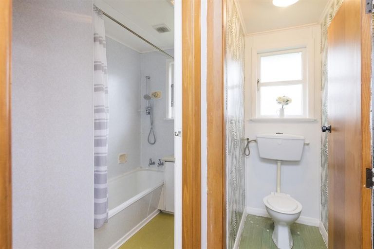 Photo of property in 9 Holland Crescent, Bulls, 4818