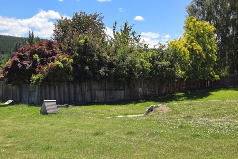 Photo of property in 7 Swalwell Street, Waikaia, 9778
