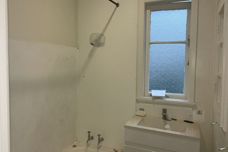 Photo of property in 63 Golf Road, New Lynn, Auckland, 0600