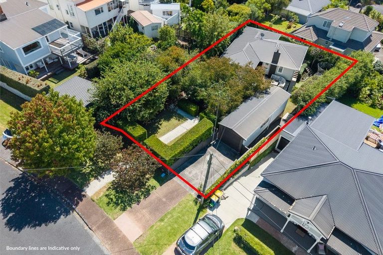 Photo of property in 30 Saint Leonards Road, Devonport, Auckland, 0624