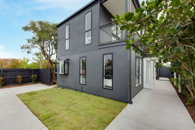 Photo of property in 1/97 Weston Road, St Albans, Christchurch, 8052