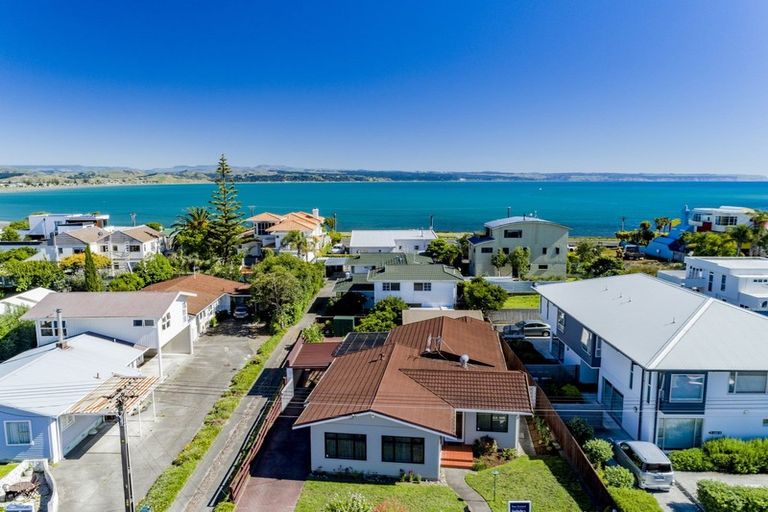 Photo of property in 10 Meeanee Quay, Westshore, Napier, 4110