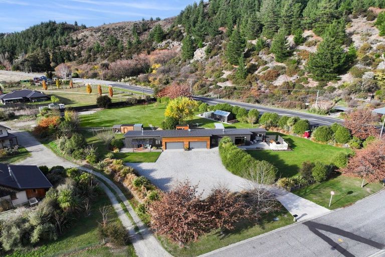 Photo of property in 2 Pisa Road, Luggate, Cromwell, 9383