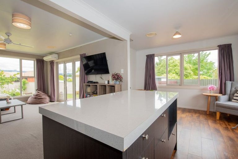 Photo of property in 90 Ashworth Street, Alexandra, 9320