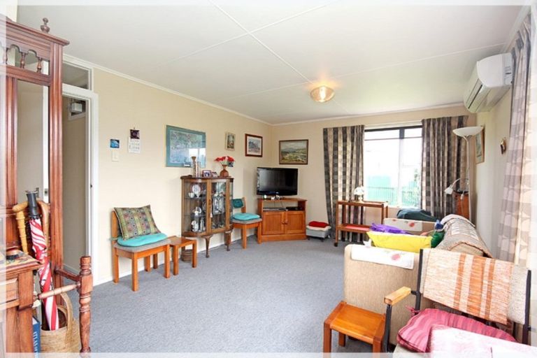 Photo of property in 6a Te Awa Street, Foxton Beach, Foxton, 4815