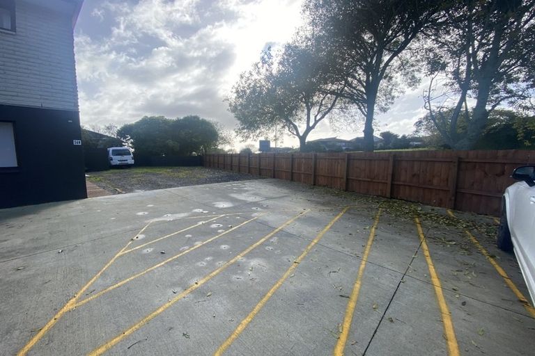 Photo of property in 54 Redoubt Road, Clover Park, Auckland, 2105