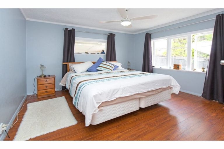 Photo of property in 1/680 Whangaparaoa Road, Stanmore Bay, Whangaparaoa, 0932