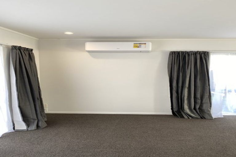 Photo of property in 12 Duxfield Drive, Ranui, Auckland, 0612