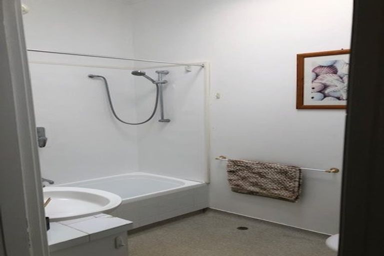 Photo of property in 1/10 Hobson Crescent, Thorndon, Wellington, 6011