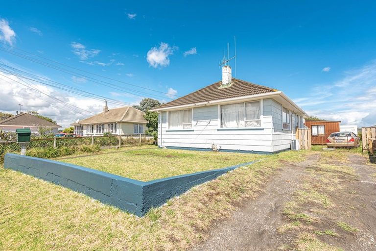 Photo of property in 15 Churchill Crescent, Tawhero, Whanganui, 4501