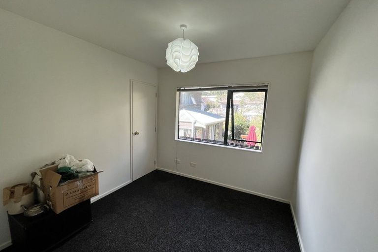 Photo of property in 2/13 Tallington Crescent, Torbay, Auckland, 0630