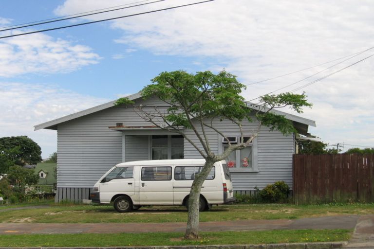 Photo of property in 55 Miller Street, Point Chevalier, Auckland, 1022