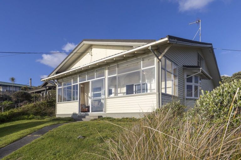 Photo of property in 82 The Parade, Paekakariki, 5034