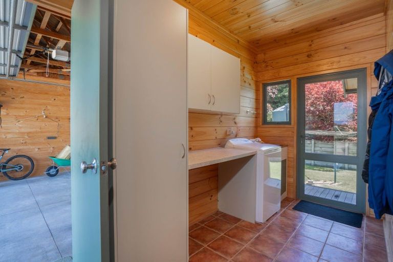 Photo of property in 8 Cameron Drive, Acacia Bay, Taupo, 3385