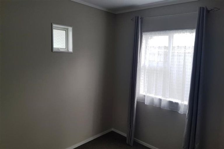 Photo of property in 94 Chislehurst Street, Henderson, Auckland, 0612