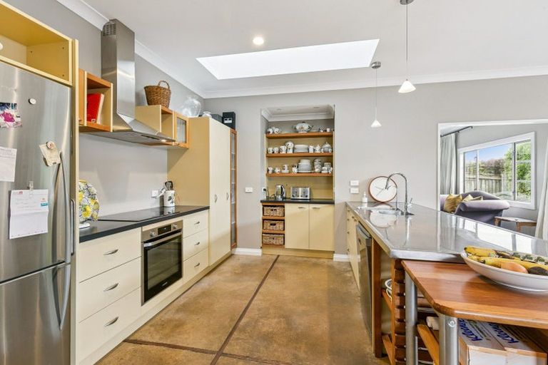 Photo of property in 82 Realm Drive, Paraparaumu, 5032