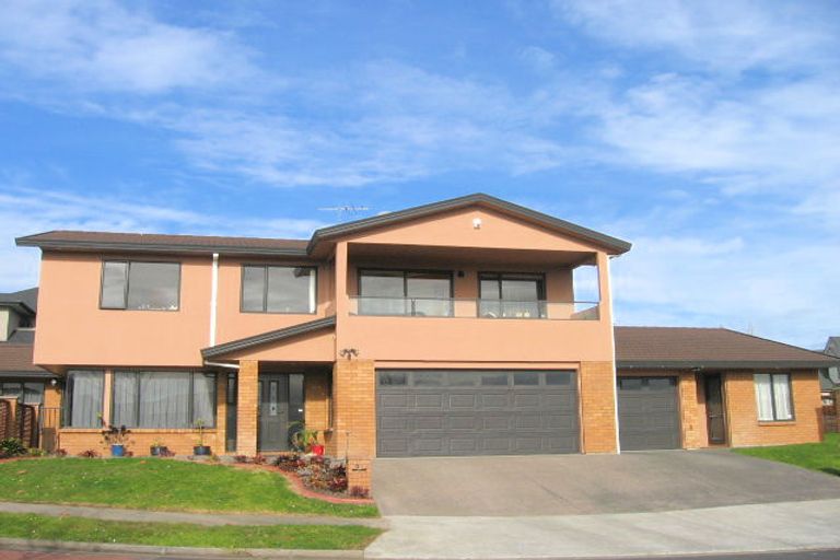 Photo of property in 1 Brooke Ridge Rise, East Tamaki Heights, Auckland, 2016